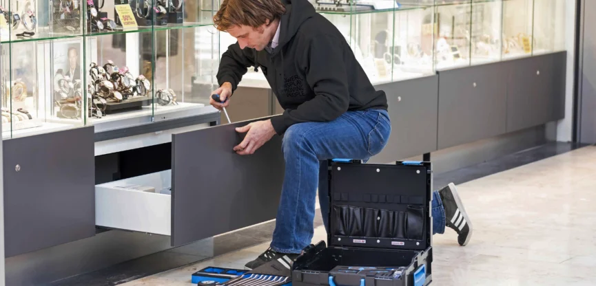 how we work retail display